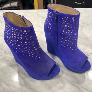 Rachel Zoe EUC Suanna suede bootie 8 embellished